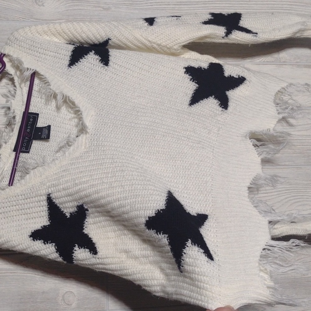 Oversized Star Sweater W/ Fringe! - Picture 4 of 15